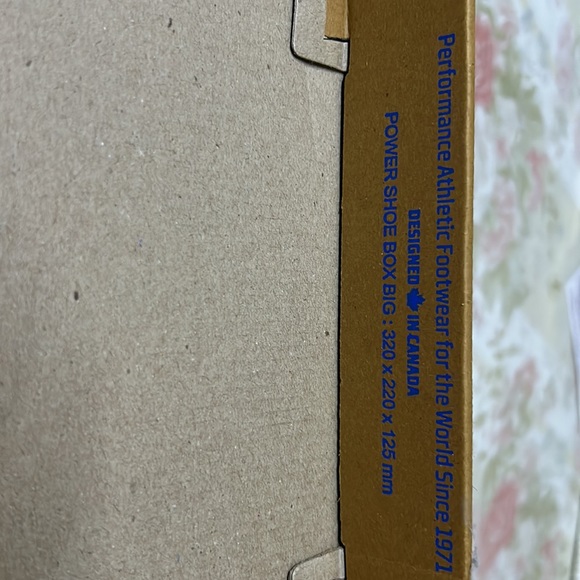 Brand new  Sports shoes size 9 - Picture 3 of 5